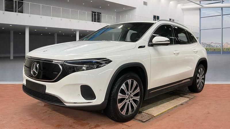 Gebraucht Mercedes EQA250 139 kW (190 PS) 2021 Weiß SUV