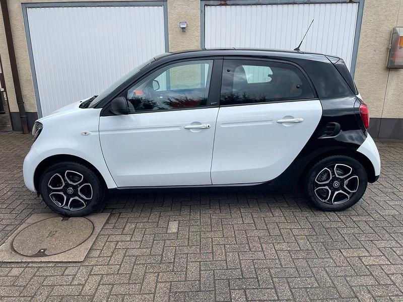 Second-hand Smart ForFour 90 CP (66 kW) 2018 Alb Hatchback