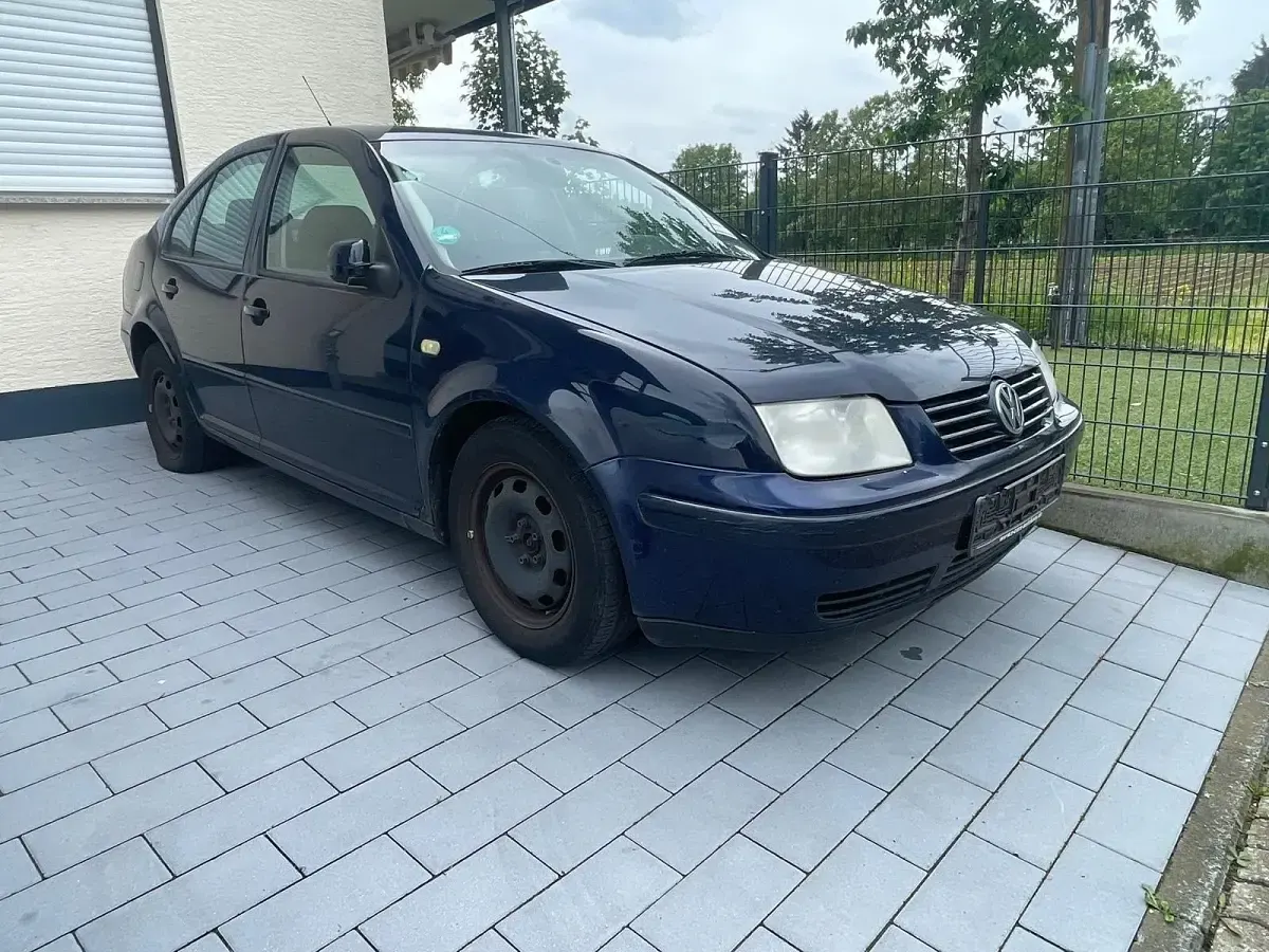 Occasion VW Bora 105 ch (77 kW) 1999 Bleue Berline