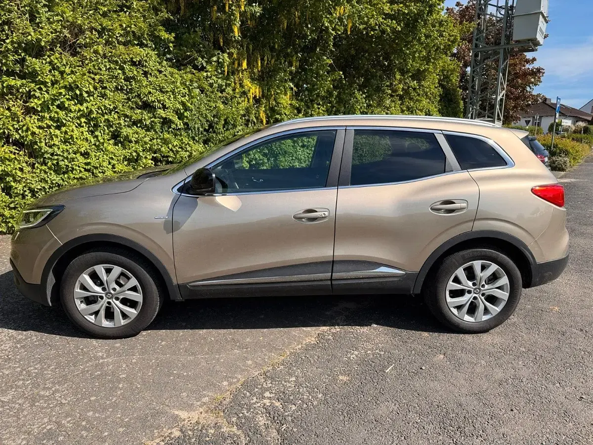 Gebraucht Renault Kadjar LIMITED Deluxe 131 PS (96 kW) 2018 Beige SUV