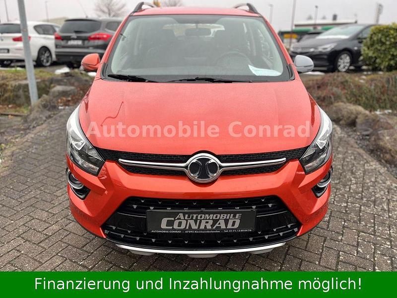 Gebraucht Baic X25 111 PS (81 kW) 2019 Orange Limousine