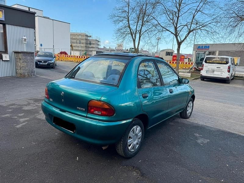 Gebraucht Mazda 121 74 PS (54 kW) 1996 Kleinwagen
