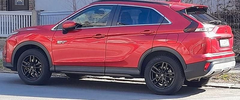 Gebraucht Mitsubishi Eclipse Cross Plus 188 PS (138 kW) 2022 Rot SUV