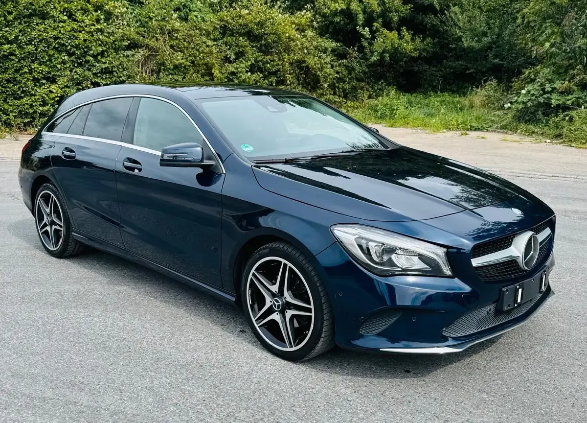 Gebraucht Mercedes CLA220 177 PS (130 kW) 2016 Blau Limousine