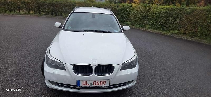 Weiß Gebraucht 2009 BMW 520 Kombi | 2.699 € (Superpreis) - Bild 1/4
