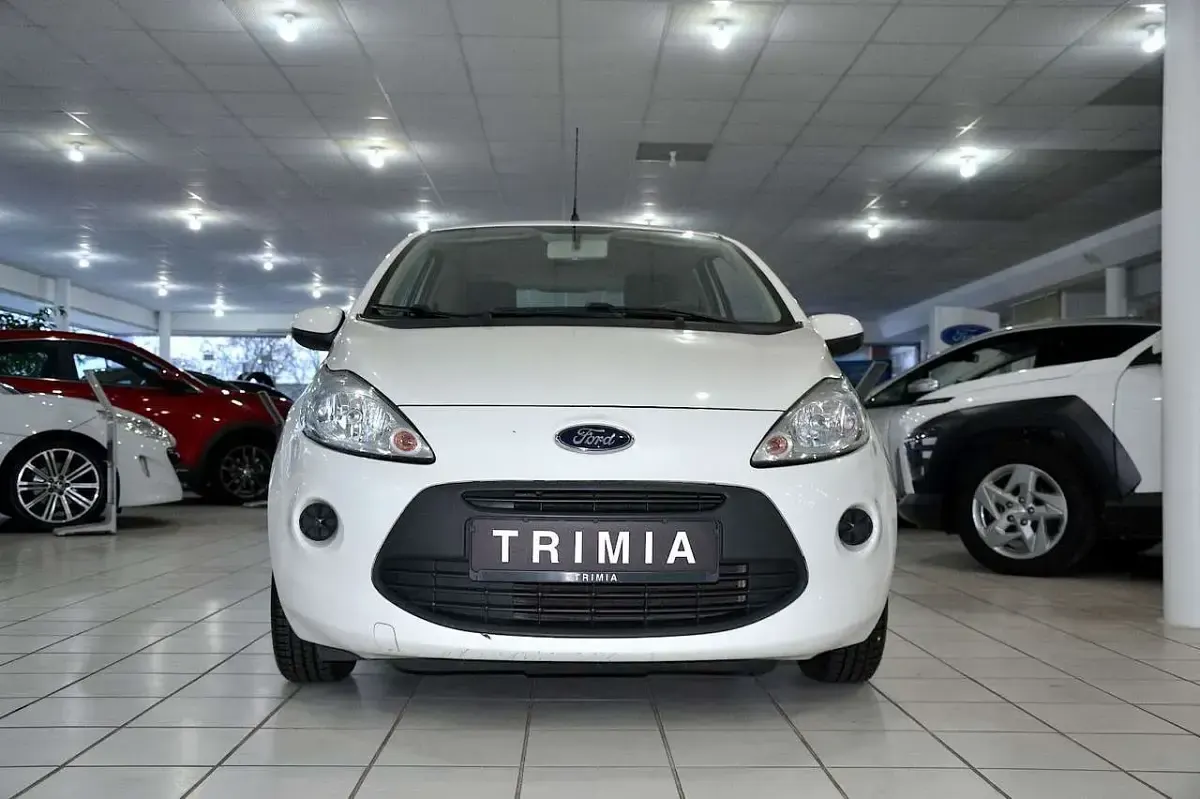 Gebraucht Ford Ka Trend 69 PS (50 kW) 2014 Crystalweiß Kleinwagen