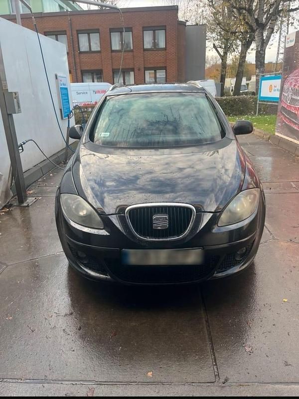 Schwarz Gebraucht 2009 Seat Altea XL Van / Kleinbus | 1.999 € (Fairer Preis) - Bild 1/4