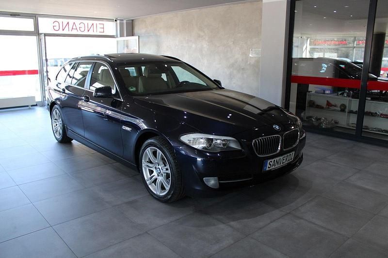 Gebraucht BMW 520 Sport Line 184 PS (135 kW) 2011 Imperialblau Kombi