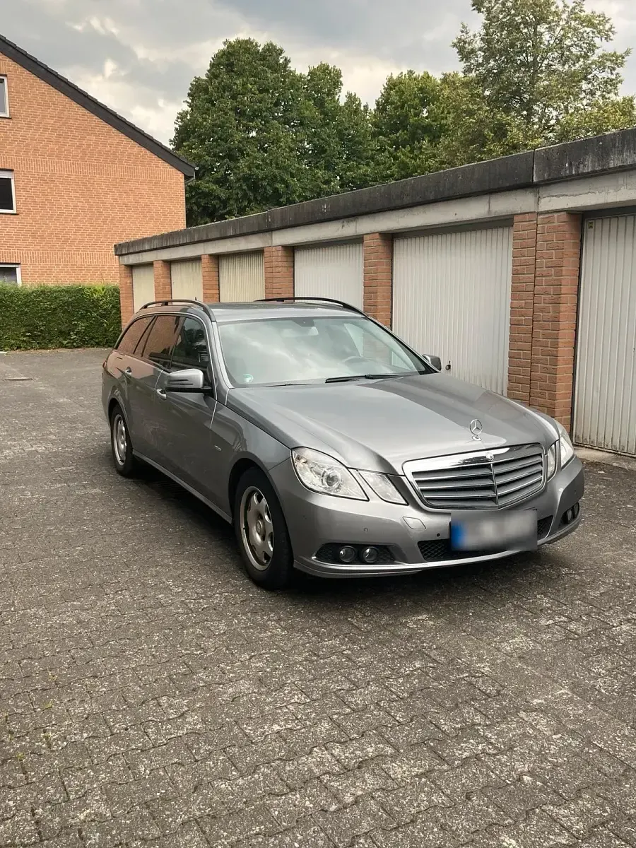 Gebraucht Mercedes E200 136 PS (100 kW) 2010 Grau Kombi