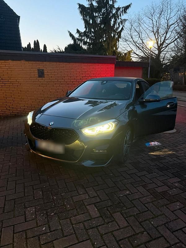 Grau Gebraucht 2020 BMW 220 Coupé | 26.500 € (Teuer) - Bild 1/4