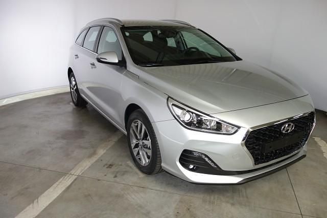 Gebraucht Hyundai i30 Trend 140 PS (102 kW) 2019 Silber Kombi