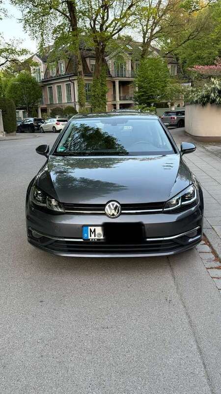 Grau Gebraucht 2018 VW Golf VII Highline Kleinwagen | 13.200 € (Fairer Preis) - Bild 1/4