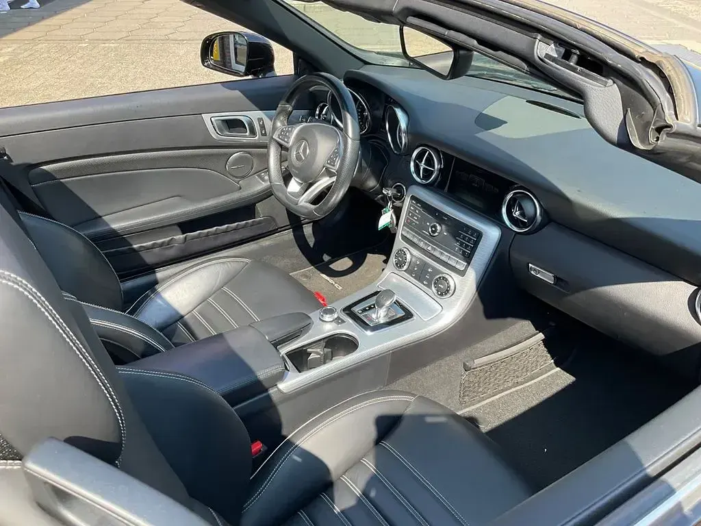 Gebraucht Mercedes SLC250 204 PS (150 kW) 2016 Schwarz Cabrio