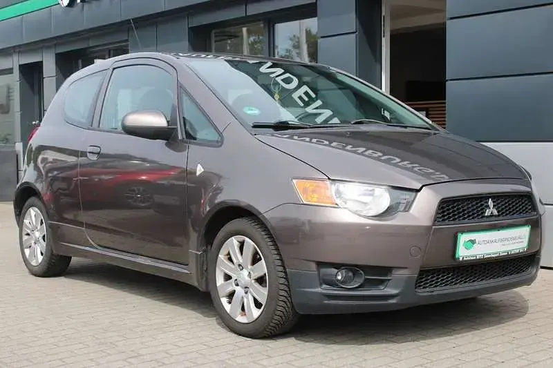 Gebraucht Mitsubishi Colt 75 PS (55 kW) 2013 Braun Kleinwagen