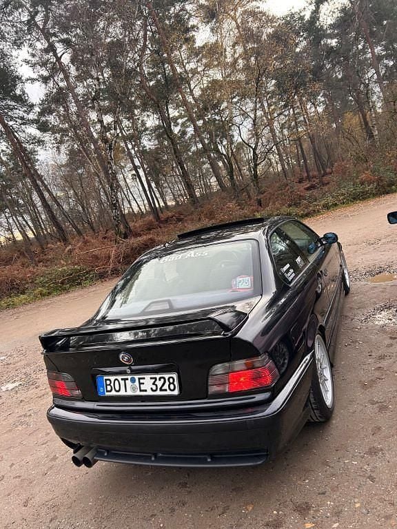 Second-hand BMW 328 Performance 193 CP (141 kW) 1996 Negru Coupe