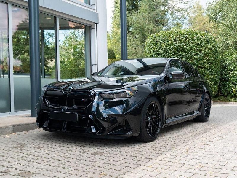 Schwarz Gebraucht 2024 BMW M5 Comfort Edition Limousine | 127.900 € - Bild 1/4
