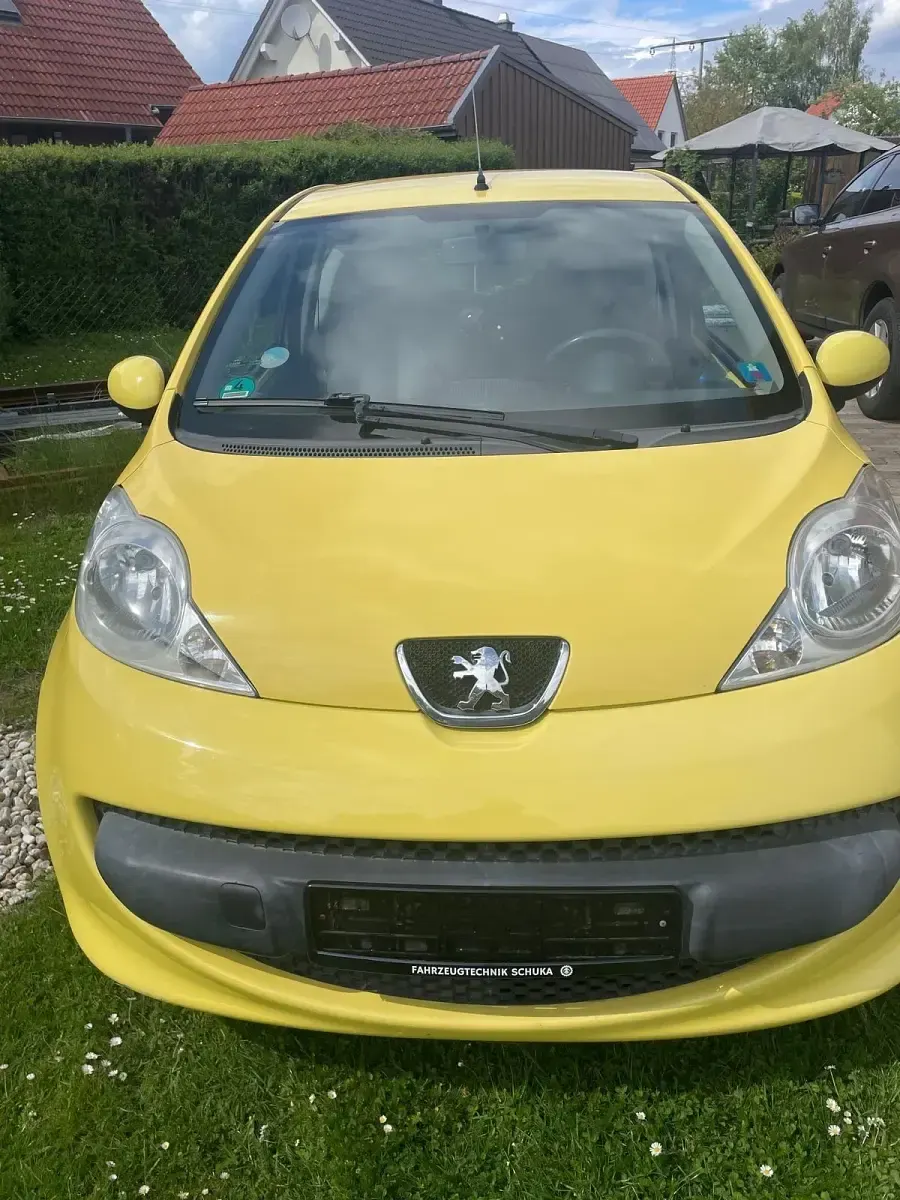 Gebraucht Peugeot 107 68 PS (50 kW) 2006 Gelb Kleinwagen
