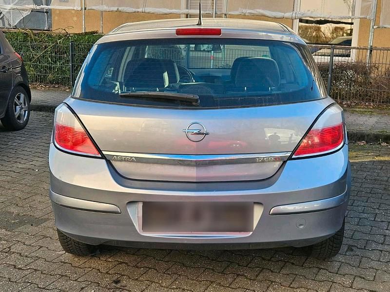 Gebraucht Opel Astra 105 PS (77 kW) 2005 Grau Limousine