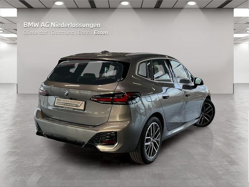 Gebraucht BMW 220 Active Tourer Luxury Line 156 PS (114 kW) 2023 Grau Van / Kleinbus