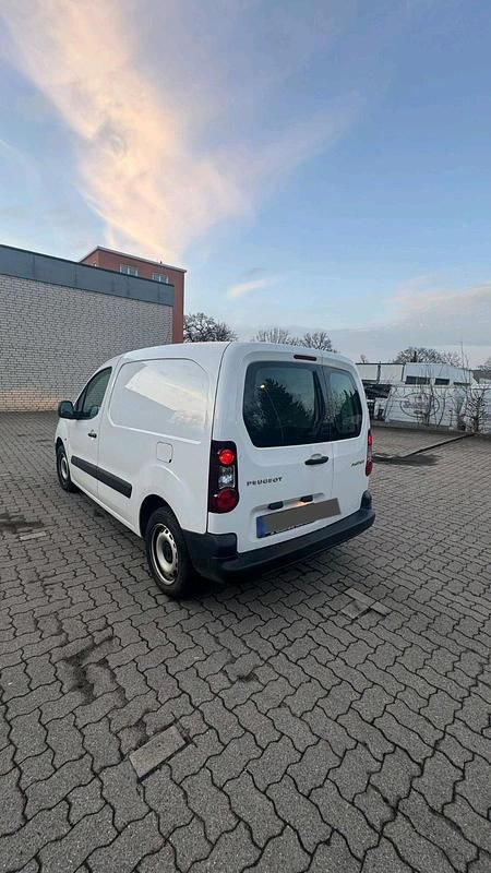Gebraucht Peugeot Partner 75 PS (55 kW) 2017 Weiß Van / Kleinbus