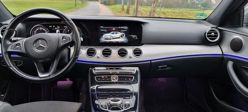 Gebraucht Mercedes E200 150 PS (110 kW) 2017 Grau Kombi