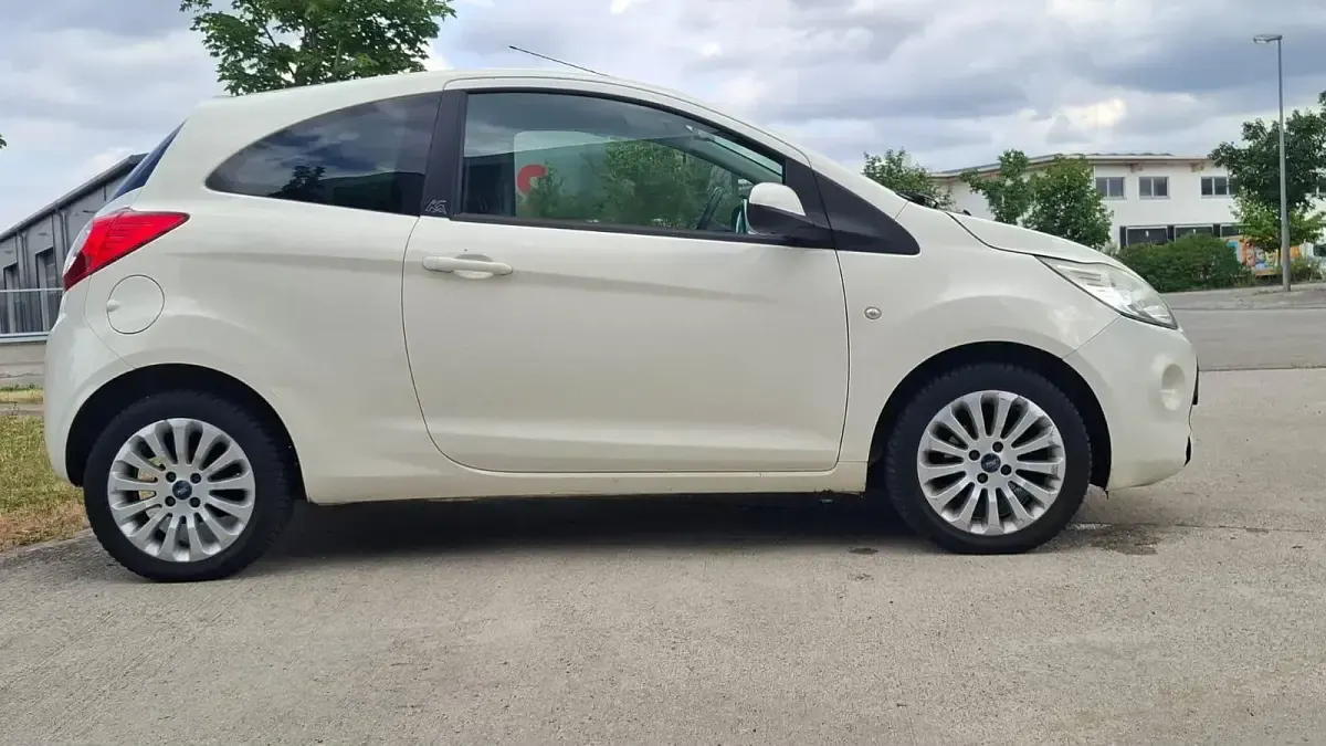 Gebraucht Ford Ka 69 PS (50 kW) 2010 Weiß Kleinwagen