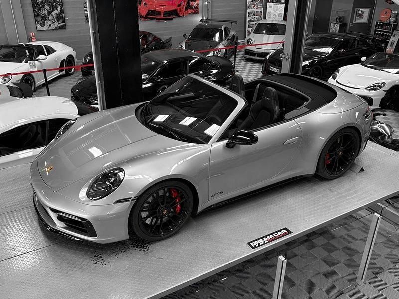 Grau Gebraucht 2022 Porsche 992 Cabrio | 167.900 € (Fairer Preis) - Bild 1/4
