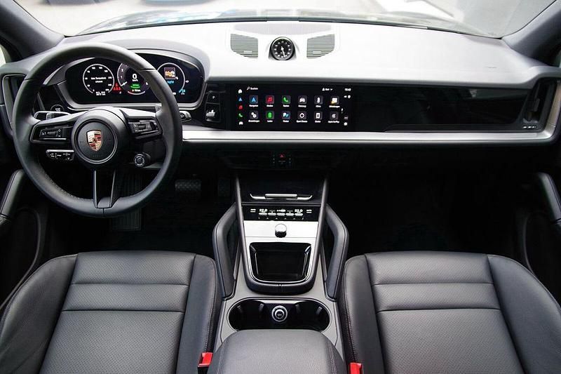 Gebraucht Porsche Cayenne 470 PS (345 kW) 2025 Chromitschwarz SUV