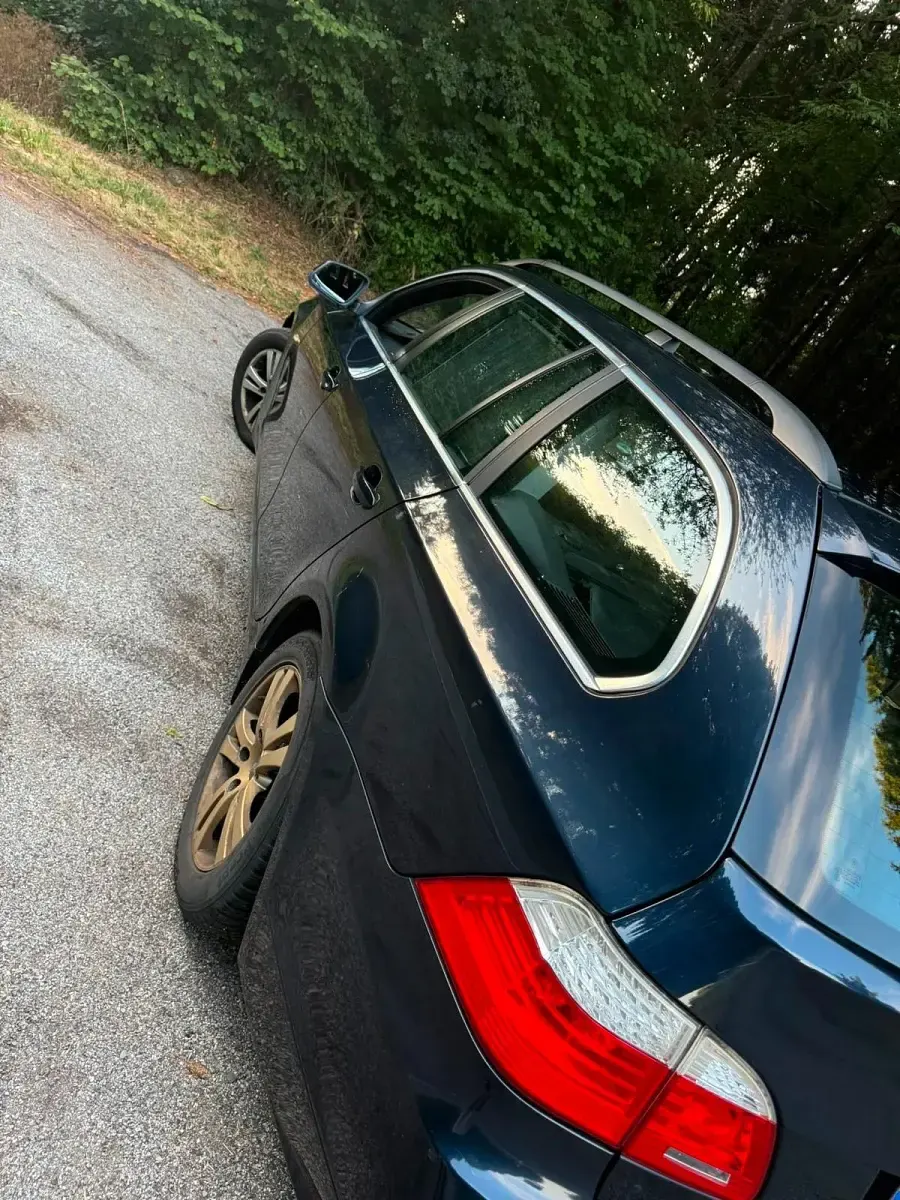 Gebraucht BMW 525 197 PS (144 kW) 2009 Blau Kombi