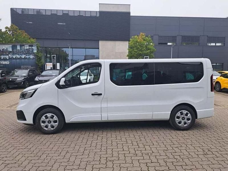 Neu Renault Trafic Life 150 PS (110 kW) 2025 Gletscherweiss Van / Kleinbus