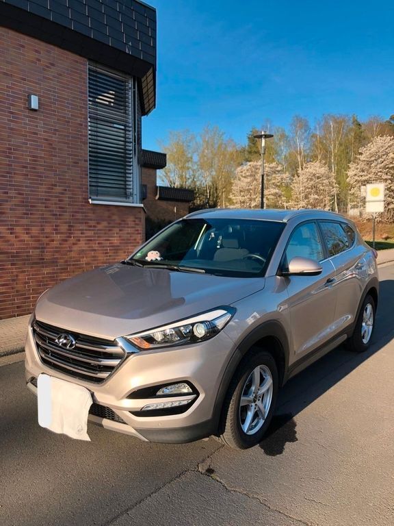 Weiß Gebraucht 2016 Hyundai Tucson SUV | 16.000 € (Fairer Preis) - Bild 1/4