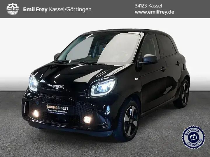 Schwarz Gebraucht 2022 Smart ForFour Electric Drive Passion Exclusive Kleinwagen | 11.100 € (Superpreis) - Bild 1/4
