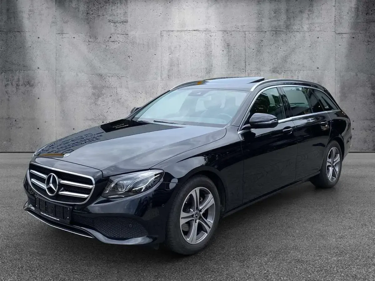 Gebraucht Mercedes E220 194 PS (142 kW) 2020 Limousine