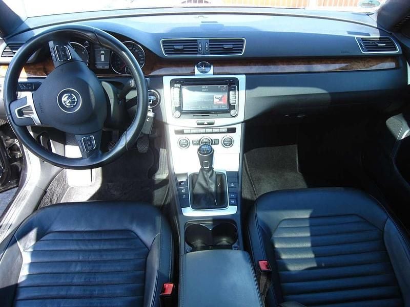 Gebraucht VW Passat Highline 177 PS (130 kW) 2013 Deep black perleffekt Kombi