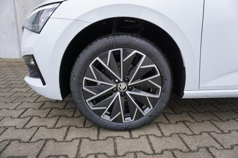 Gebraucht Skoda Scala Style 110 PS (80 kW) 2023 Moon weiß Kleinwagen
