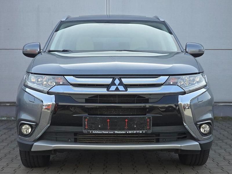 Gebraucht Mitsubishi Outlander Top 150 PS (110 kW) 2016 Platinumgrau (m) SUV