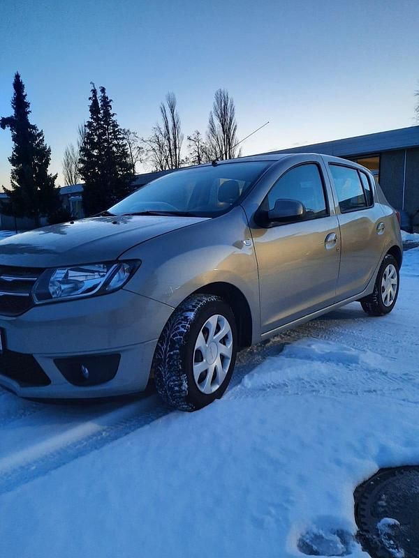 Gebraucht Dacia Sandero 90 PS (66 kW) 2014 Braun Limousine