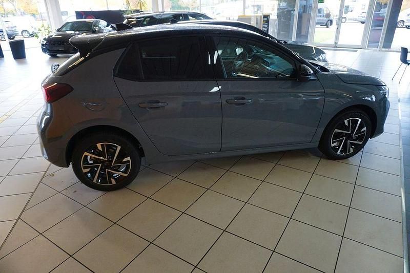 Neu Opel Corsa 136 PS (100 kW) 2025 Grau Limousine