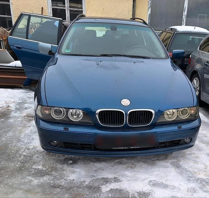 Blau Gebraucht 2001 BMW 525 Kombi | 1.800 € (Superpreis) - Bild 1/4