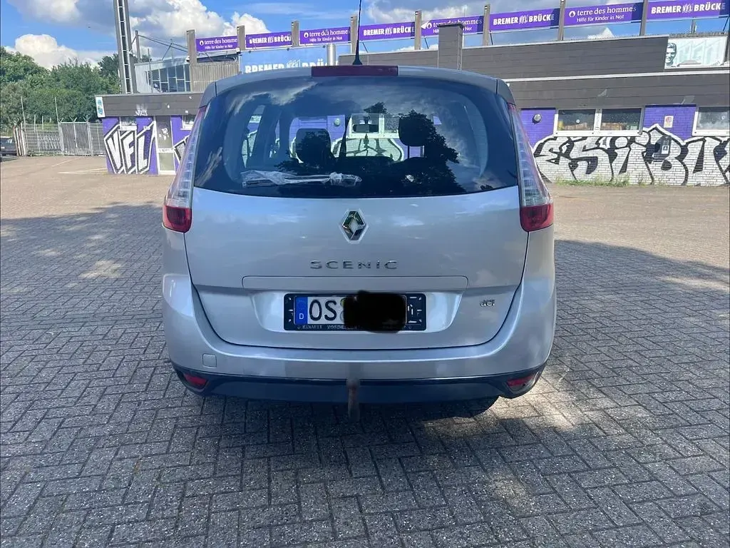 Gebraucht Renault Scénic III Dynamique 106 PS (77 kW) 2011 Silber Van / Kleinbus