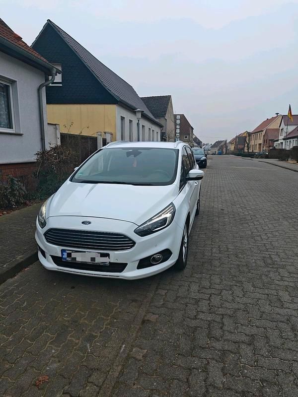 Gebraucht Ford C-MAX Titanium 150 PS (110 kW) 2017 Weiß Van / Kleinbus