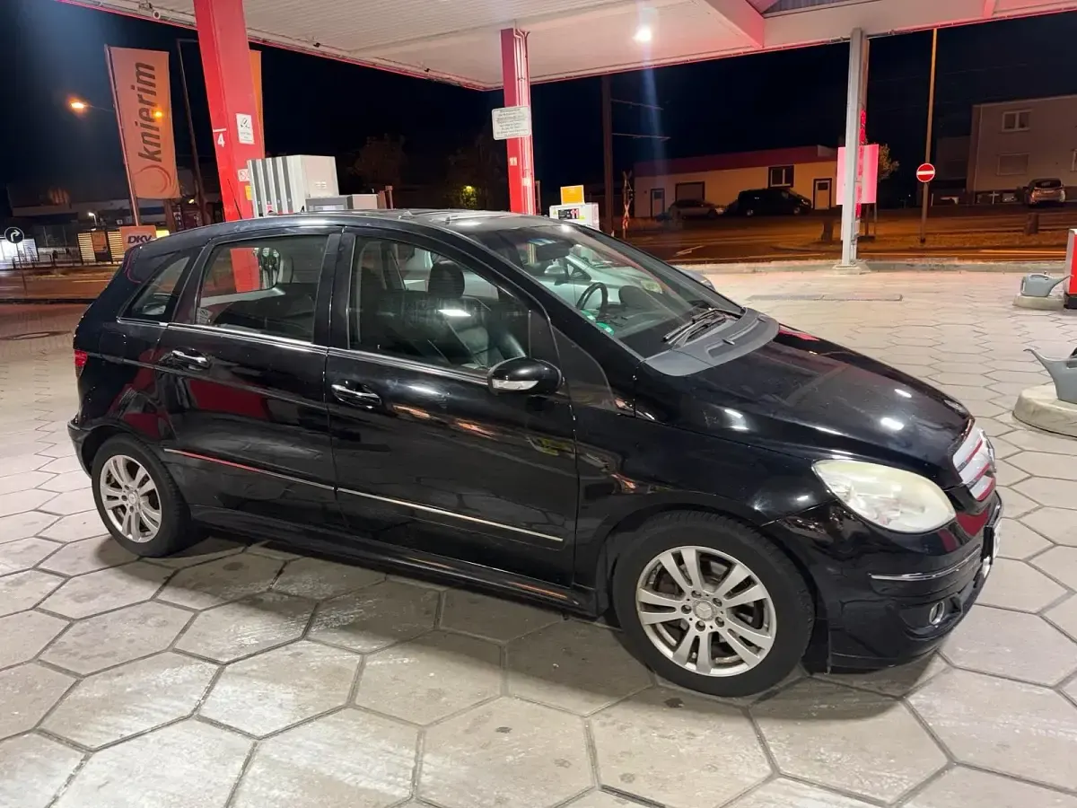 Gebraucht Mercedes E200 2005 Schwarz Limousine