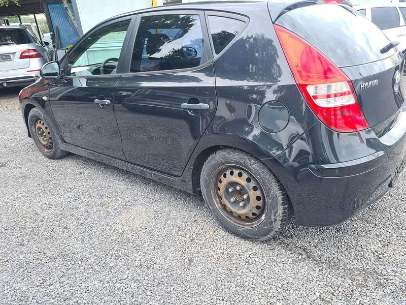 Gebraucht Hyundai i30 Edition 109 PS (80 kW) 2010 Blau Kombi