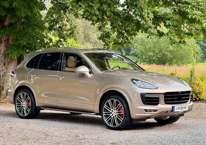 Gold Gebraucht 2015 Porsche Cayenne Turbo SUV | 57.990 € (Teuer) - Bild 1/4