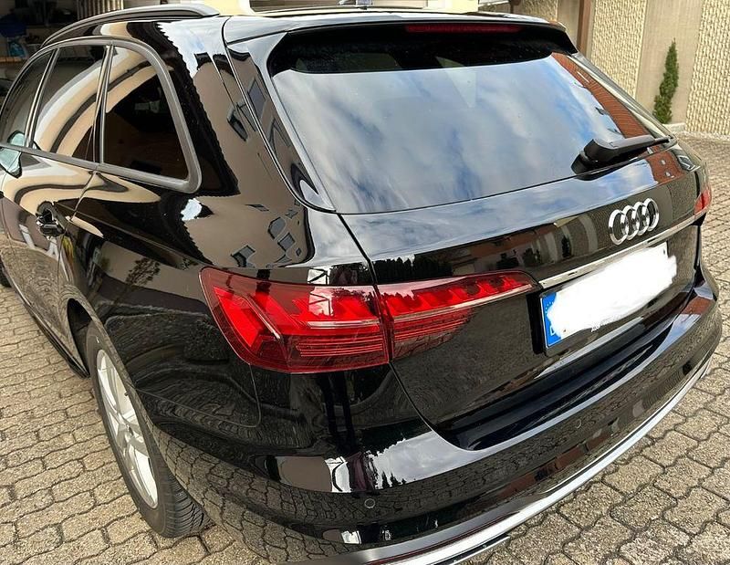 Gebraucht Audi A4 Advanced 163 PS (119 kW) 2020 Schwarz Kombi
