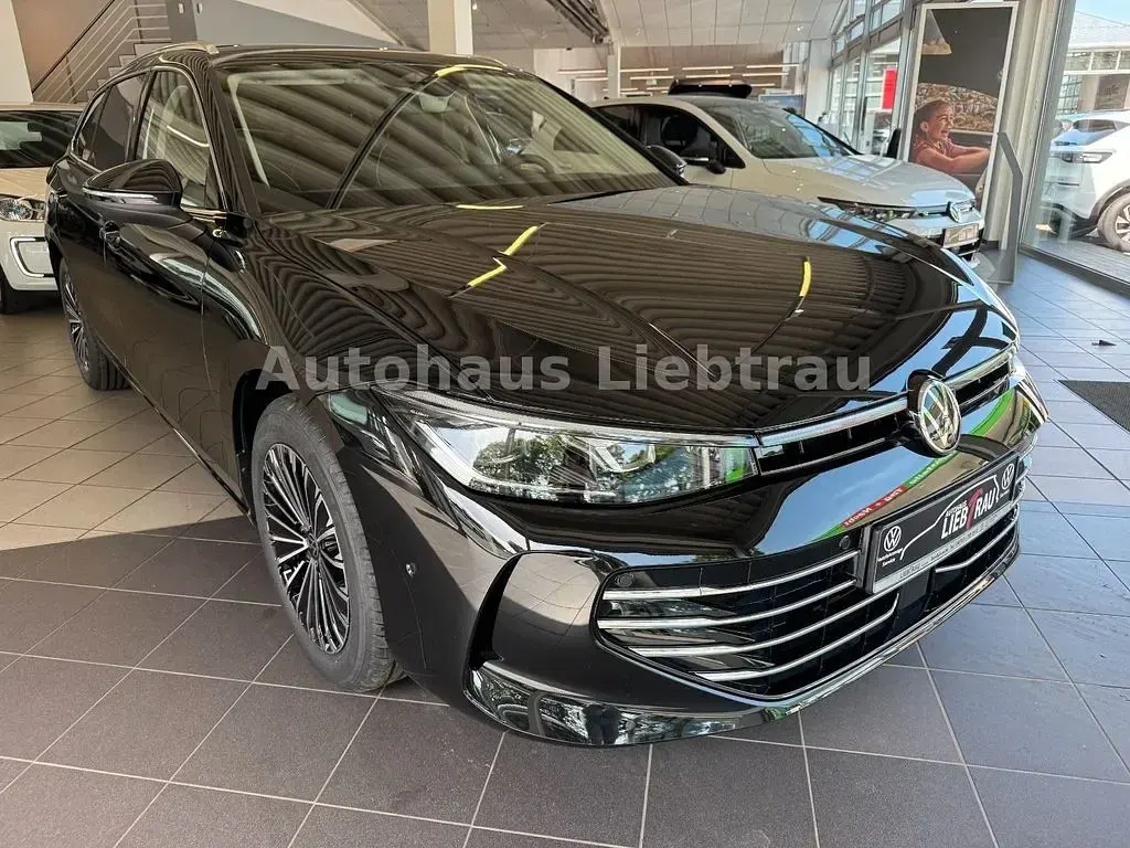 Gebraucht VW Passat Business 150 PS (110 kW) 2026 Schwarz Kombi