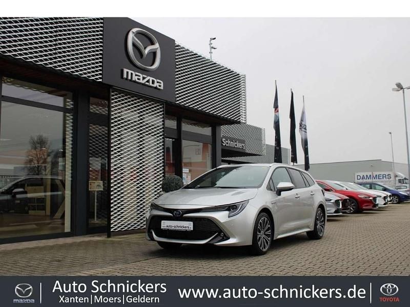 Silber Gebraucht 2021 Toyota Corolla Team Kombi | 24.990 € (Fairer Preis) - Bild 1/4
