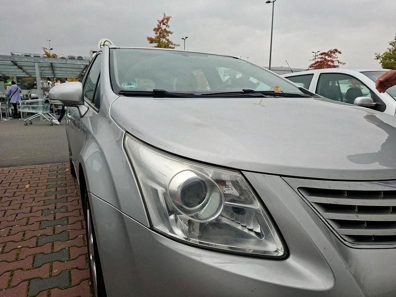 Silber Gebraucht 2009 Toyota Avensis T2 Kombi | 4.999 € (Fairer Preis) - Bild 1/4