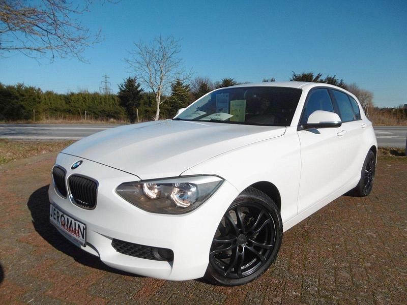 Weiß Gebraucht 2012 BMW 116 Kleinwagen | 5.850 € (Superpreis) - Bild 1/4
