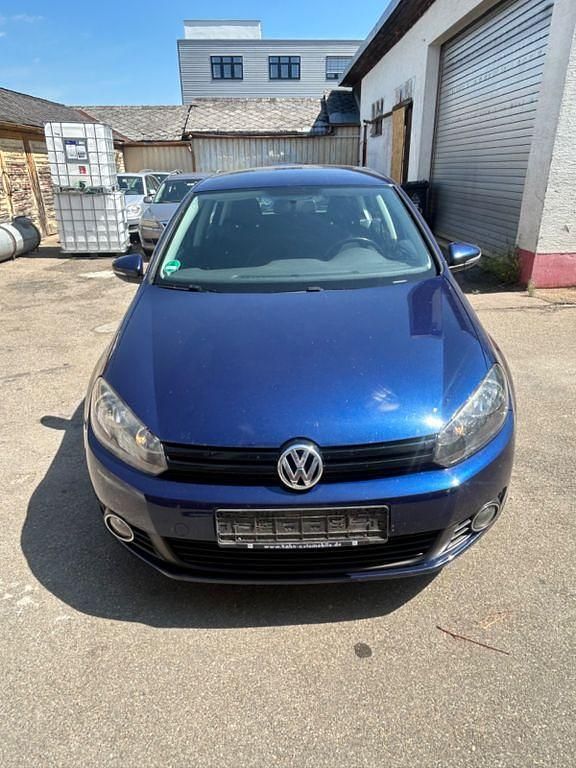 Blau Gebraucht 2011 VW Golf VI Trendline Limousine | 2.690 € (Superpreis) - Bild 1/4